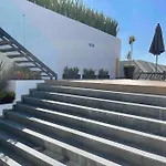 Awesome Views & Great Location Apartment