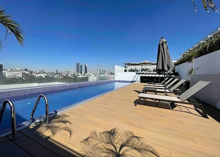 Awesome Views & Great Location Apartment