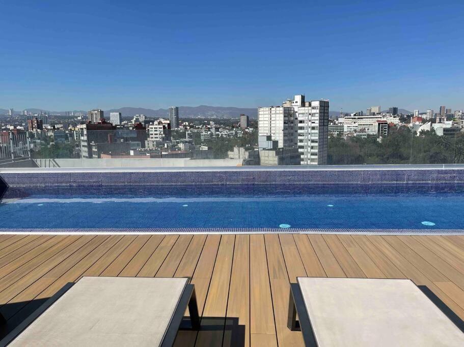 Apartment Awesome Views & Great Location *