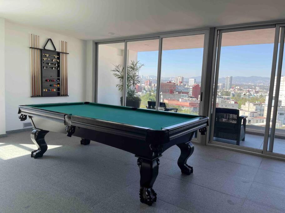 Awesome Views & Great Location Apartment *