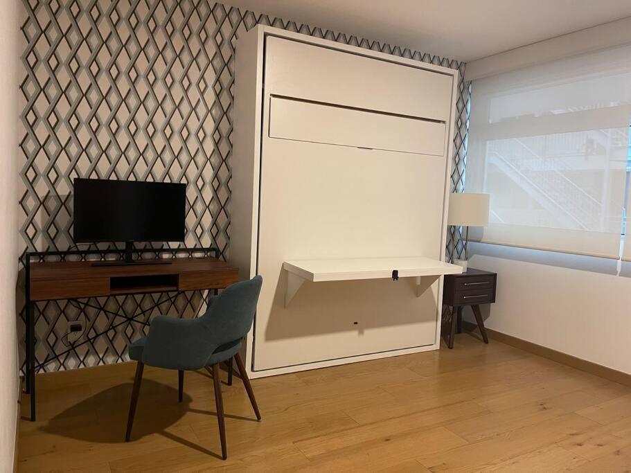 Awesome Views & Great Location Apartment *
