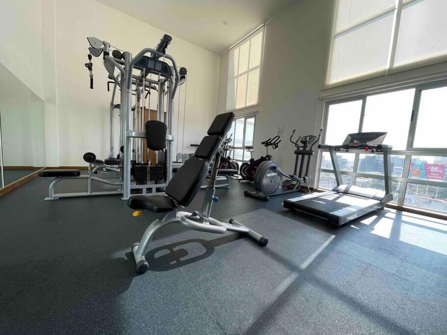 Awesome Views & Great Location Apartment